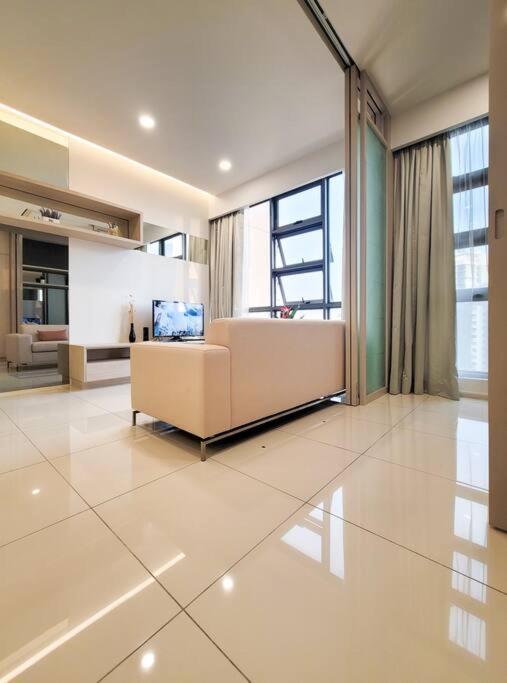 The Robertson @ 118 Tower Super View Apartment