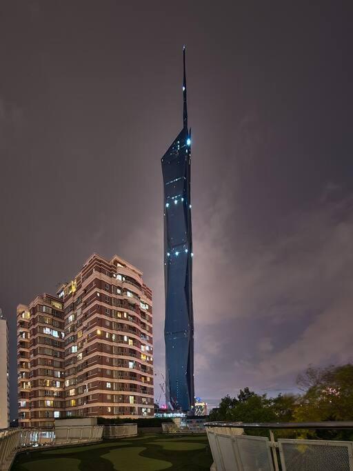 The Robertson @ 118 Tower Super View *